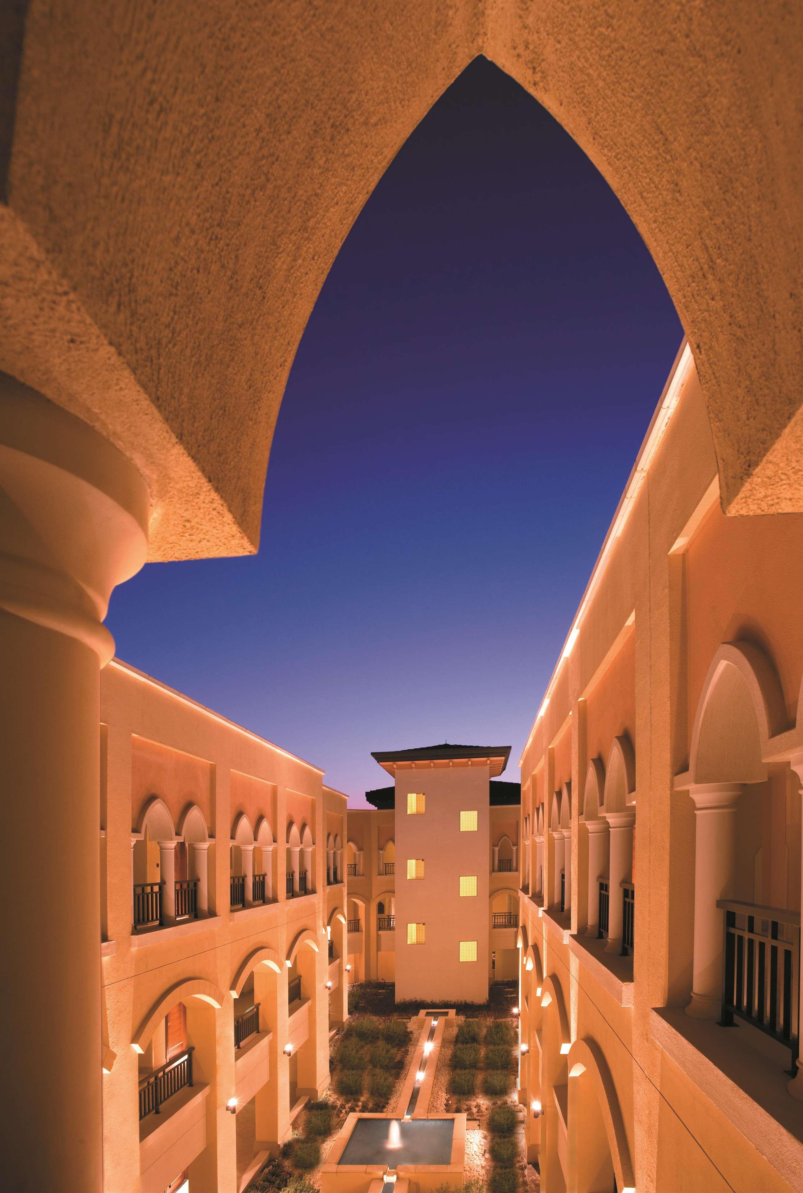Shangri-la Qaryat Al Beri 5*