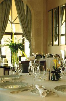 Shangri-la Qaryat Al Beri Aparthotel 5*