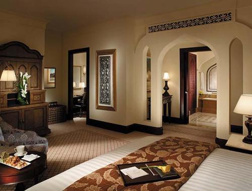 Shangri-la Qaryat Al Beri